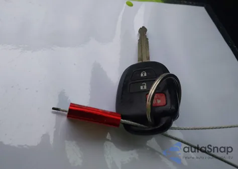 2018 Toyota Prius C Two z USA, uszkodzony, nr VIN JTDKDTB39J1599448